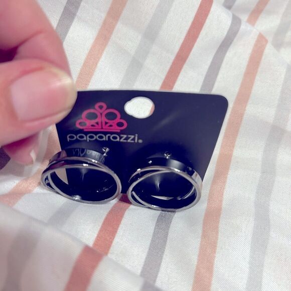 paparazzi Jewelry - Paparazzi Black Hoop Earrings